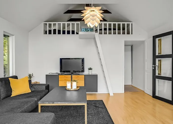3 Bedroom Amazing In Knebel